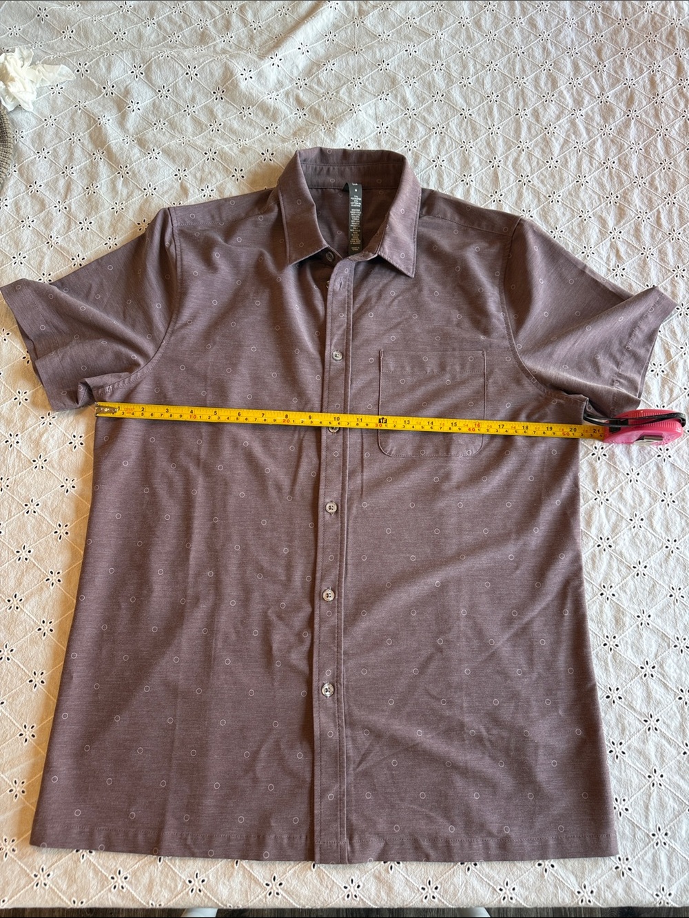 Vuori Men's Short-Sleeve Button-Up Shirt in Mauve